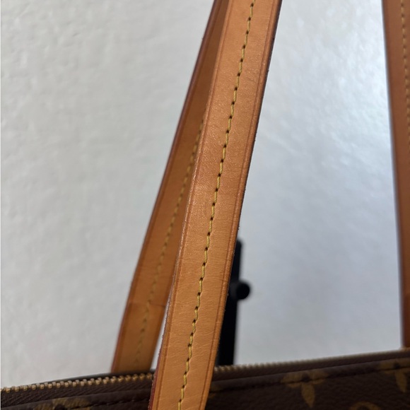 Louis Vuitton Lena MM - Picture 5 of 13